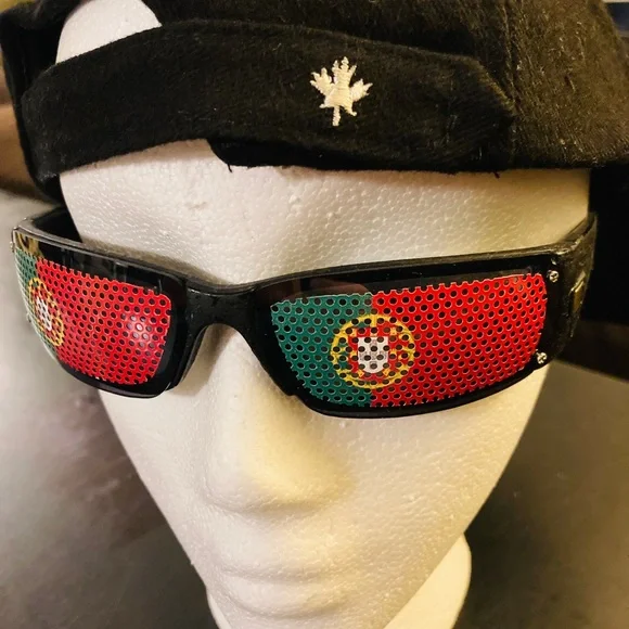 Chablis Cap ‘CANADIAN’ By Serie Graffic - Picture 8 of 12